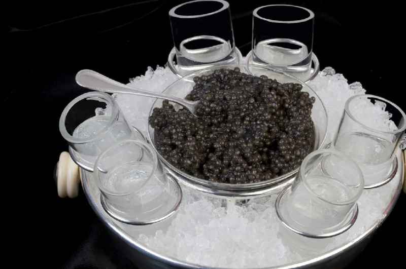 имитировать патриотизм