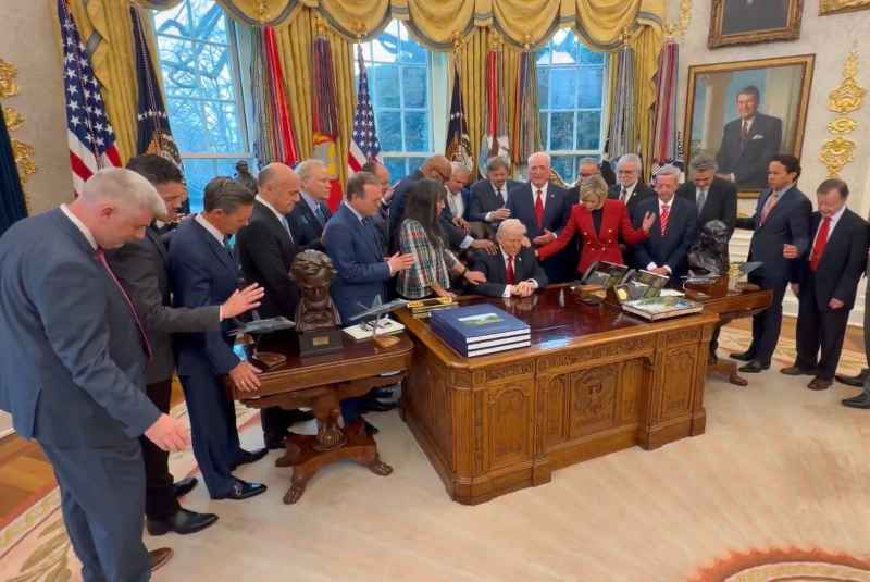 Элита ведет войну